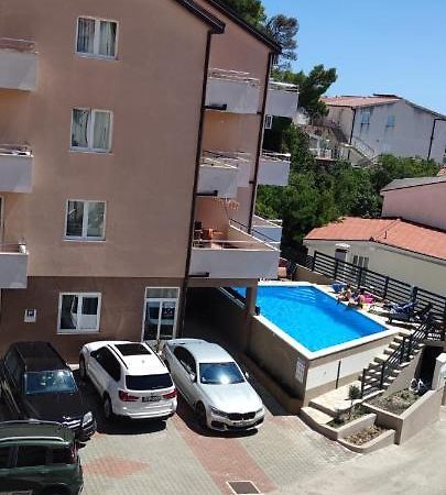 Apartments Vila Adrijana & Fitness Studio Wolf Bv Baška Voda Kültér fotó