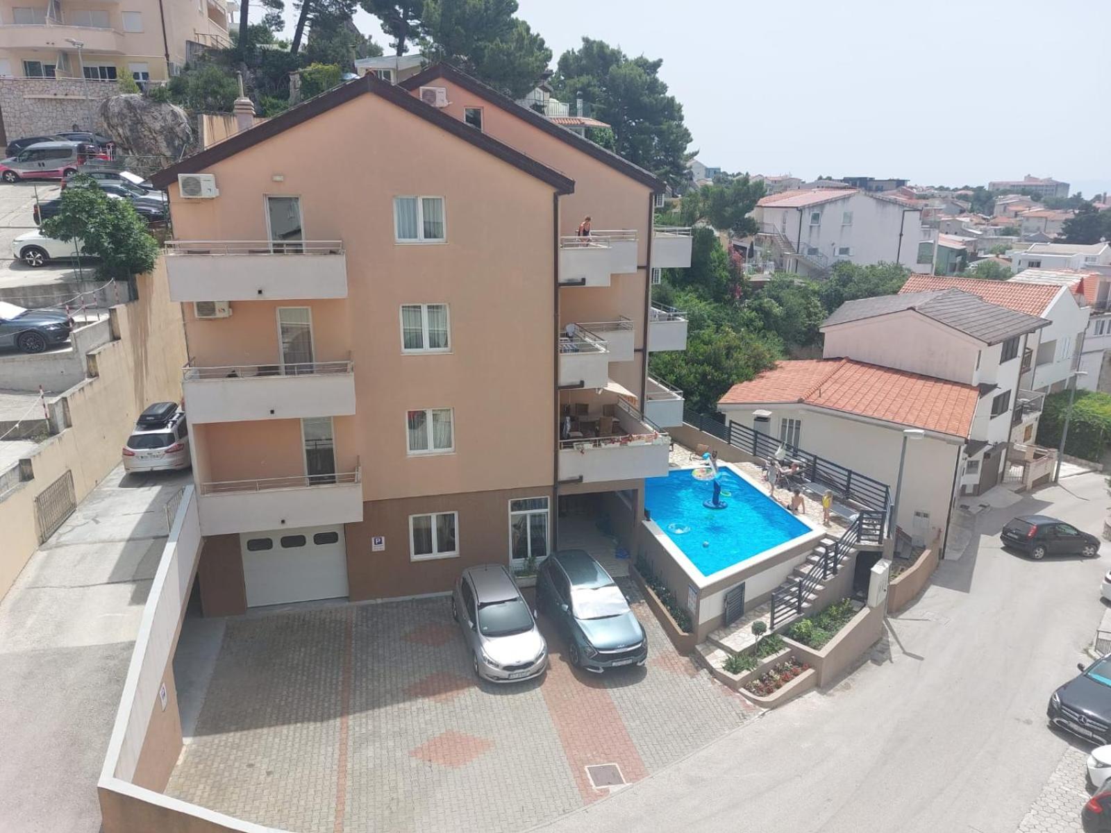 Apartments Vila Adrijana & Fitness Studio Wolf Bv Baška Voda Kültér fotó