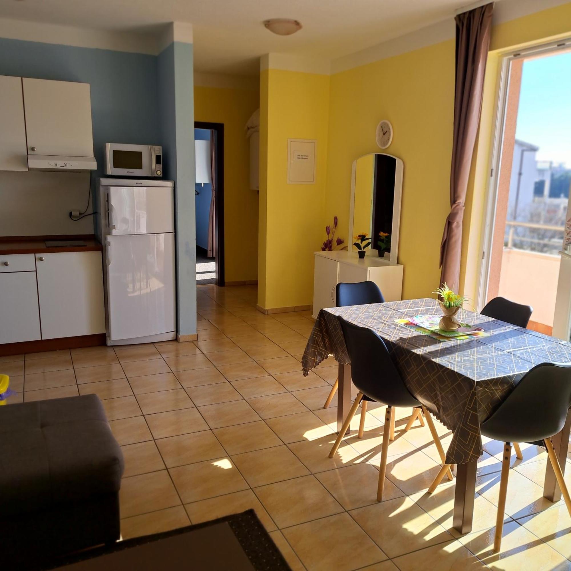 Apartments Vila Adrijana & Fitness Studio Wolf Bv Baška Voda Kültér fotó